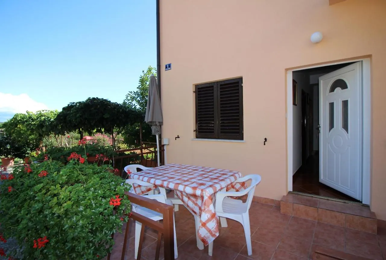 Apartment Liliana Near Beach Porec
