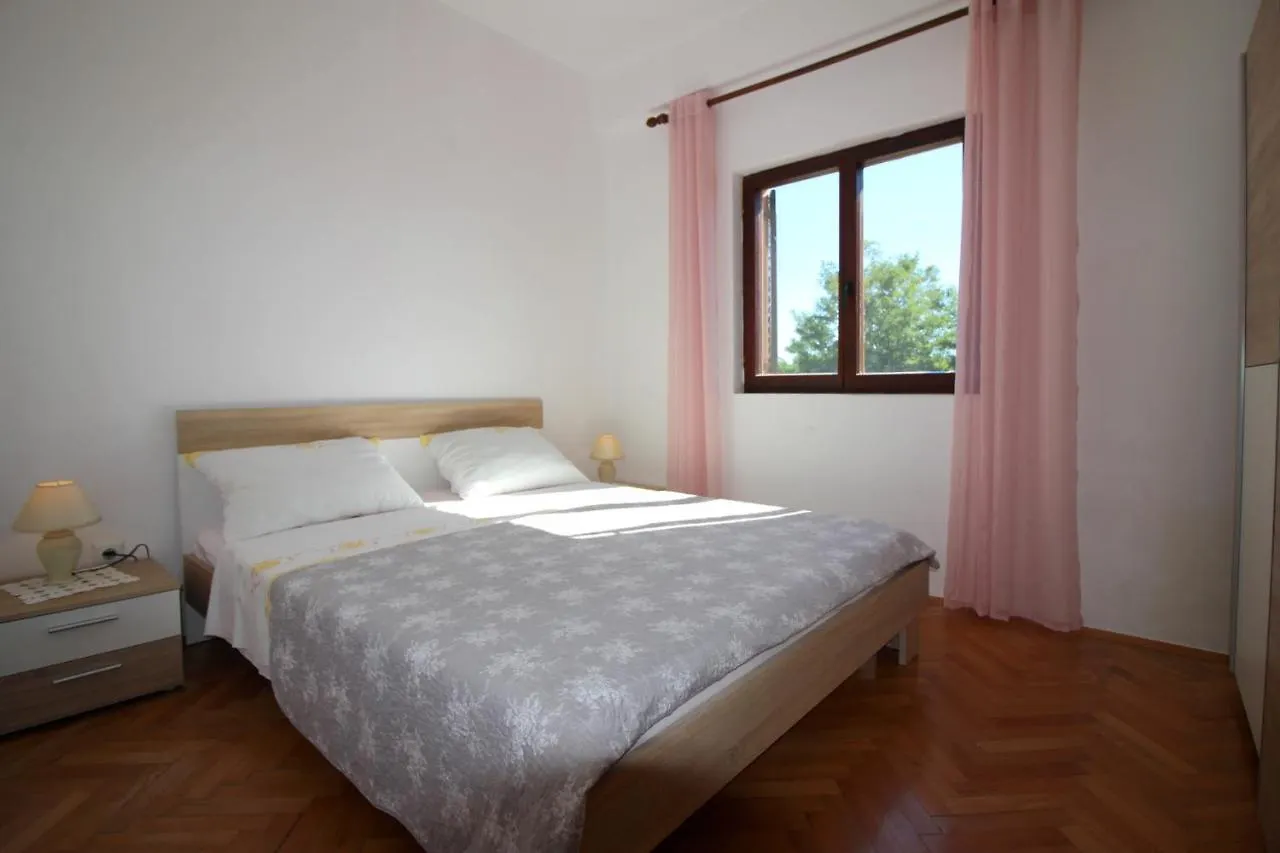 Apartment Liliana Near Beach Porec