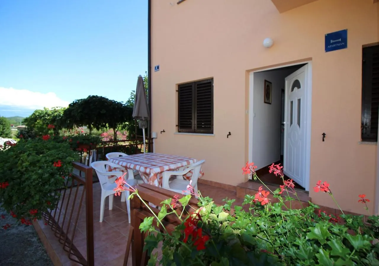 Apartment Liliana Near Beach Porec