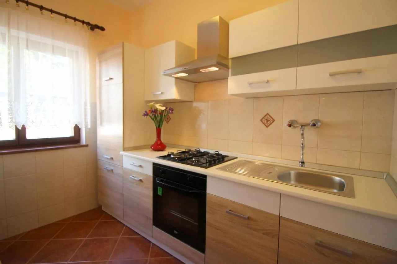 Apartment Liliana Near Beach Porec